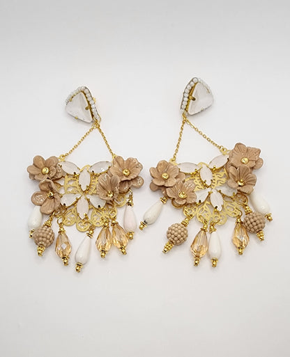 Beige & White Earring