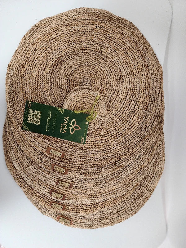 This set includes 6 handwoven banana tree fiber placemats, each paired with a matching glass coaster. Made by skilled artisans, the placemats showcase the natural beauty of banana tree fibers, offering both durability and eco-friendly elegance. Perfect for any dining occasion, this set adds a rustic, sustainable touch to your table setting.