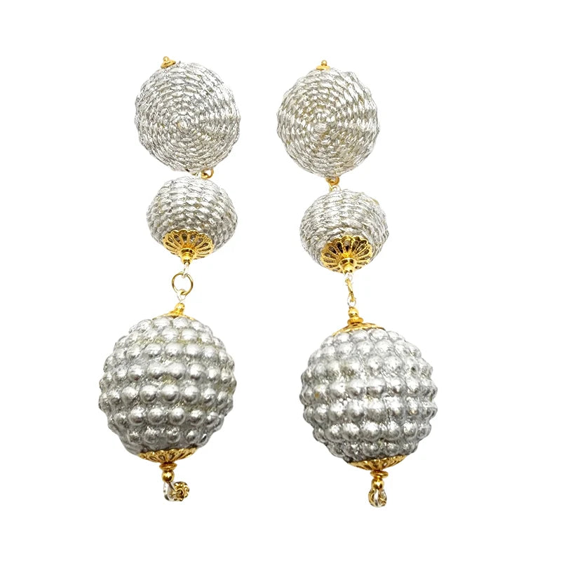 Discover the natural elegance of these exquisite&nbsp;handmade earrings! Each piece is a meticulously crafted work of art by Colombian artisans, ensuring an exclusive design.
